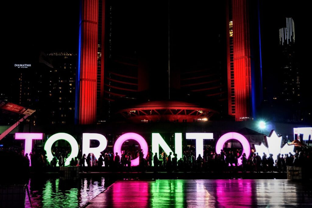 Where to stay in Toronto: A blog post on the best places to stay in Toronto.
