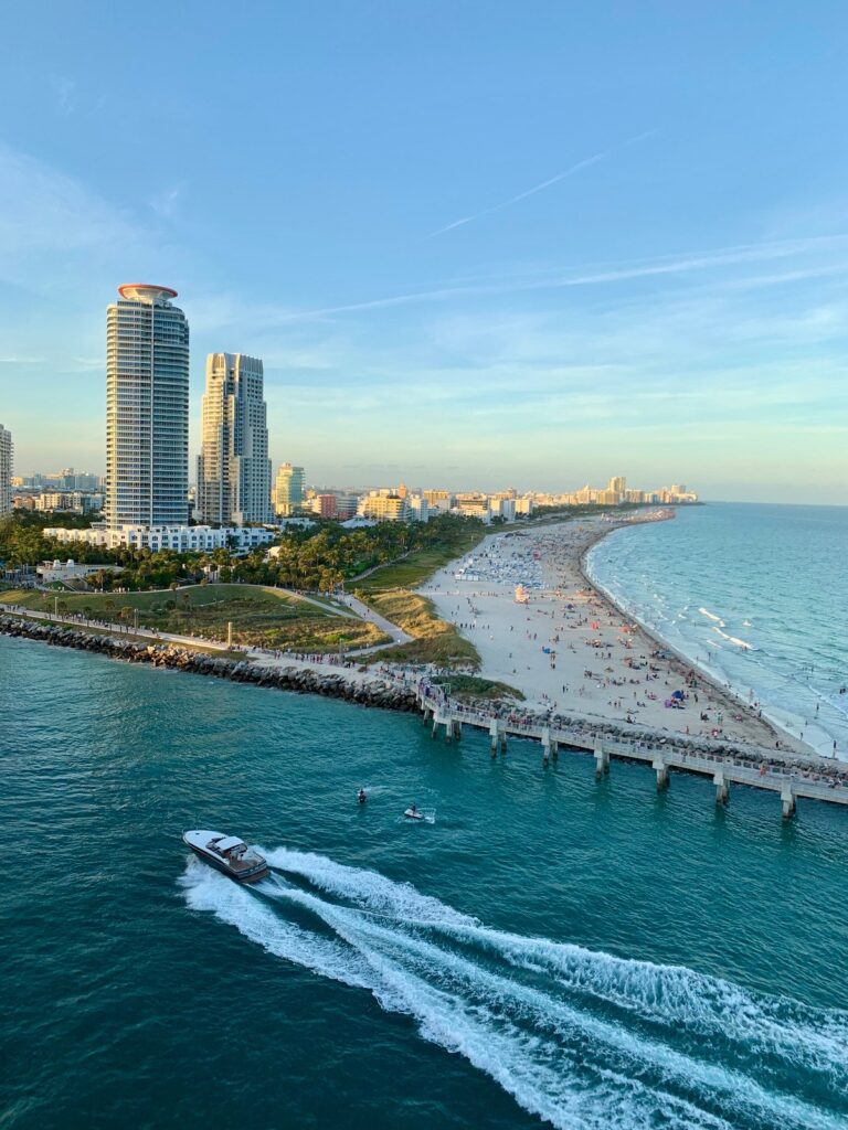 Top 5 Best Hotels Near Local Attractions