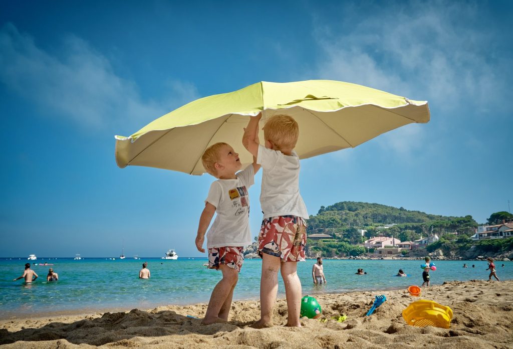 The Ultimate Guide: How to Keep Your Kids Entertained on a Holiday Trip